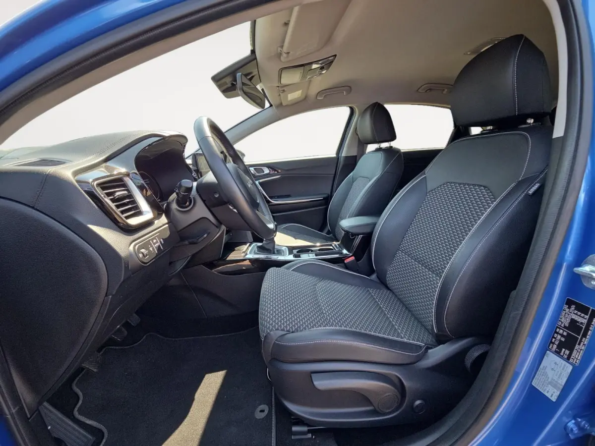 1.0i Turbo DynamicPlusLine Navi | Apple Carplay/Android Auto | Cruise Control Adaptief | Camera | | Keyless start & entry | Dodehoeksensoren | Fabrieksgarantie t/m 12-10-2031 + 3x 1 jaar* | 