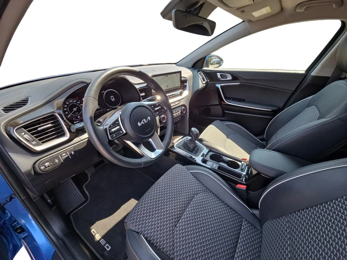 1.0i Turbo DynamicPlusLine Navi | Apple Carplay/Android Auto | Cruise Control Adaptief | Camera | | Keyless start & entry | Dodehoeksensoren | Fabrieksgarantie t/m 12-10-2031 + 3x 1 jaar* | 