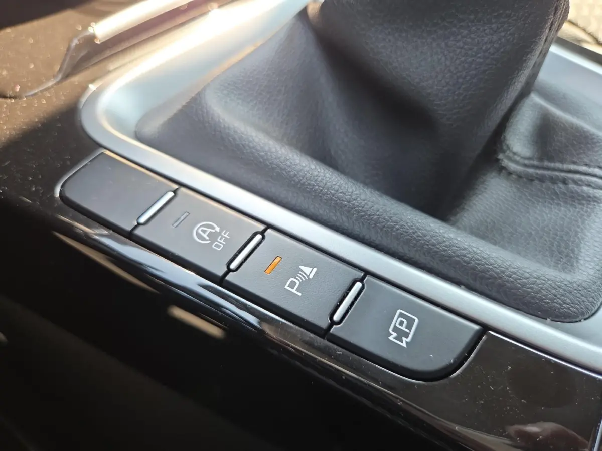 1.0i Turbo DynamicPlusLine Navi | Apple Carplay/Android Auto | Cruise Control Adaptief | Camera | | Keyless start & entry | Dodehoeksensoren | Fabrieksgarantie t/m 12-10-2031 + 3x 1 jaar* | 