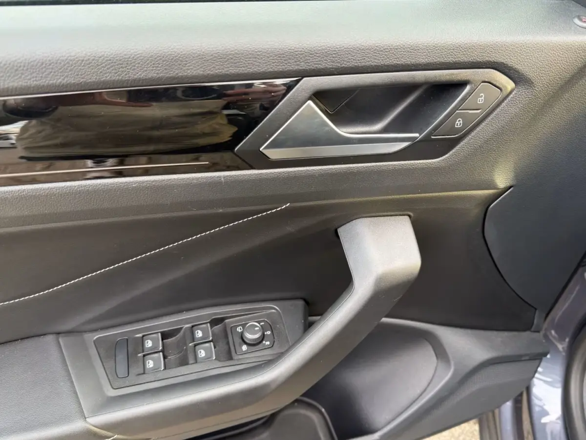 1.5 TSI R-Line ** LED, NAVI+, ACC, TREKH, SPIEGEL- & WINTER-PACK, 17-inch LMV ** 1e EIG - VW-AG - UNFALLFREI ** ** INFORMEER OOK NAAR ONZE AANTREKKELIJKE FINANCIAL-LEASE TARIEVEN **