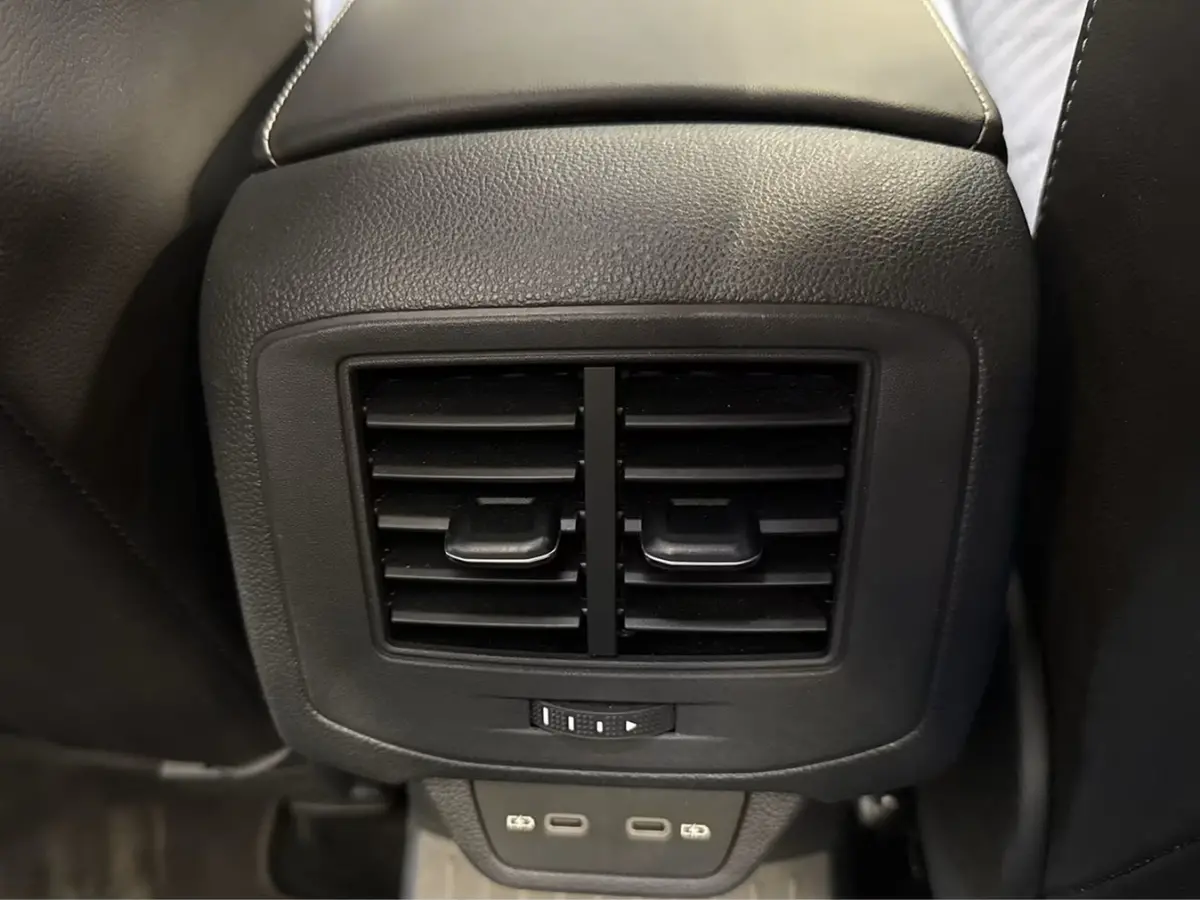 1.5 TSI R-Line ** LED, NAVI+, ACC, TREKH, SPIEGEL- & WINTER-PACK, 17-inch LMV ** 1e EIG - VW-AG - UNFALLFREI ** ** INFORMEER OOK NAAR ONZE AANTREKKELIJKE FINANCIAL-LEASE TARIEVEN **