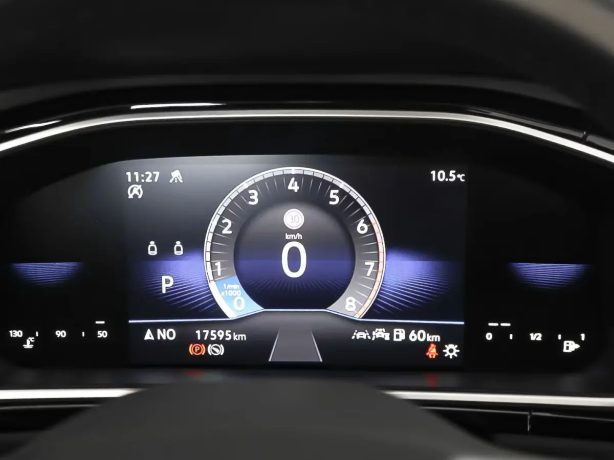1.5 TSI R-Line ** LED, NAVI+, ACC, TREKH, SPIEGEL- & WINTER-PACK, 17-inch LMV ** 1e EIG - VW-AG - UNFALLFREI ** ** INFORMEER OOK NAAR ONZE AANTREKKELIJKE FINANCIAL-LEASE TARIEVEN **