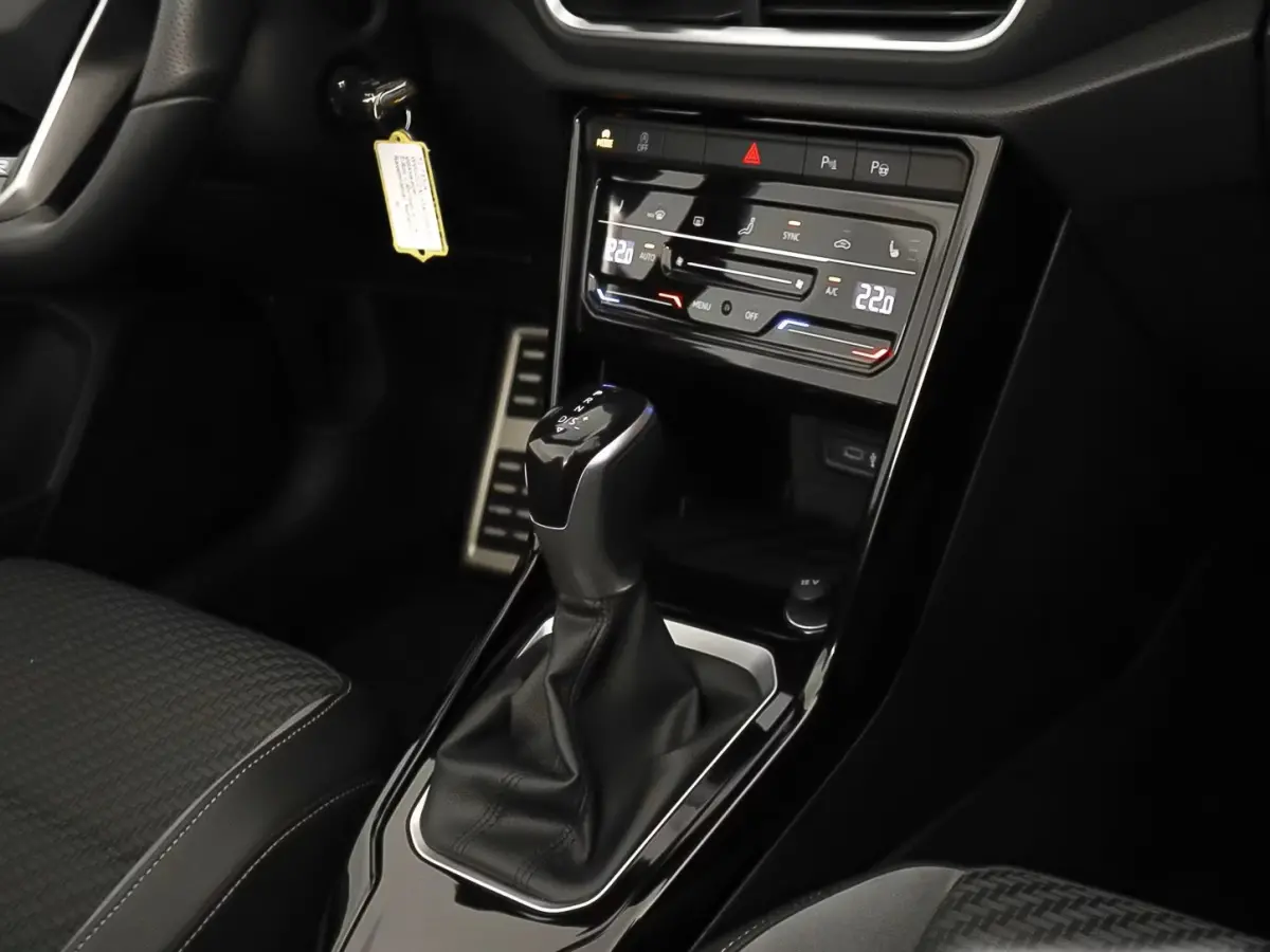 1.5 TSI R-Line ** LED, NAVI+, ACC, TREKH, SPIEGEL- & WINTER-PACK, 17-inch LMV ** 1e EIG - VW-AG - UNFALLFREI ** ** INFORMEER OOK NAAR ONZE AANTREKKELIJKE FINANCIAL-LEASE TARIEVEN **