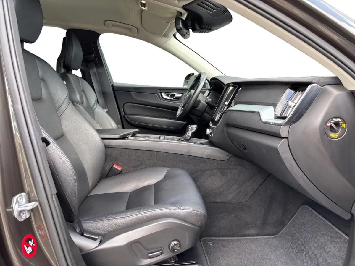 2.0 T5 250 PK ✅ Leder ✅ CarPlay ✅ LED