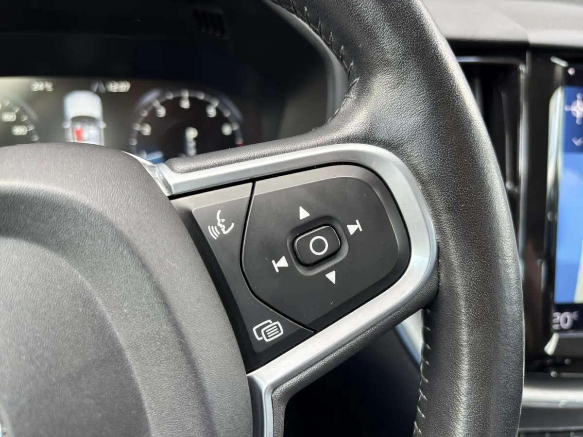 2.0 T5 250 PK ✅ Leder ✅ CarPlay ✅ LED