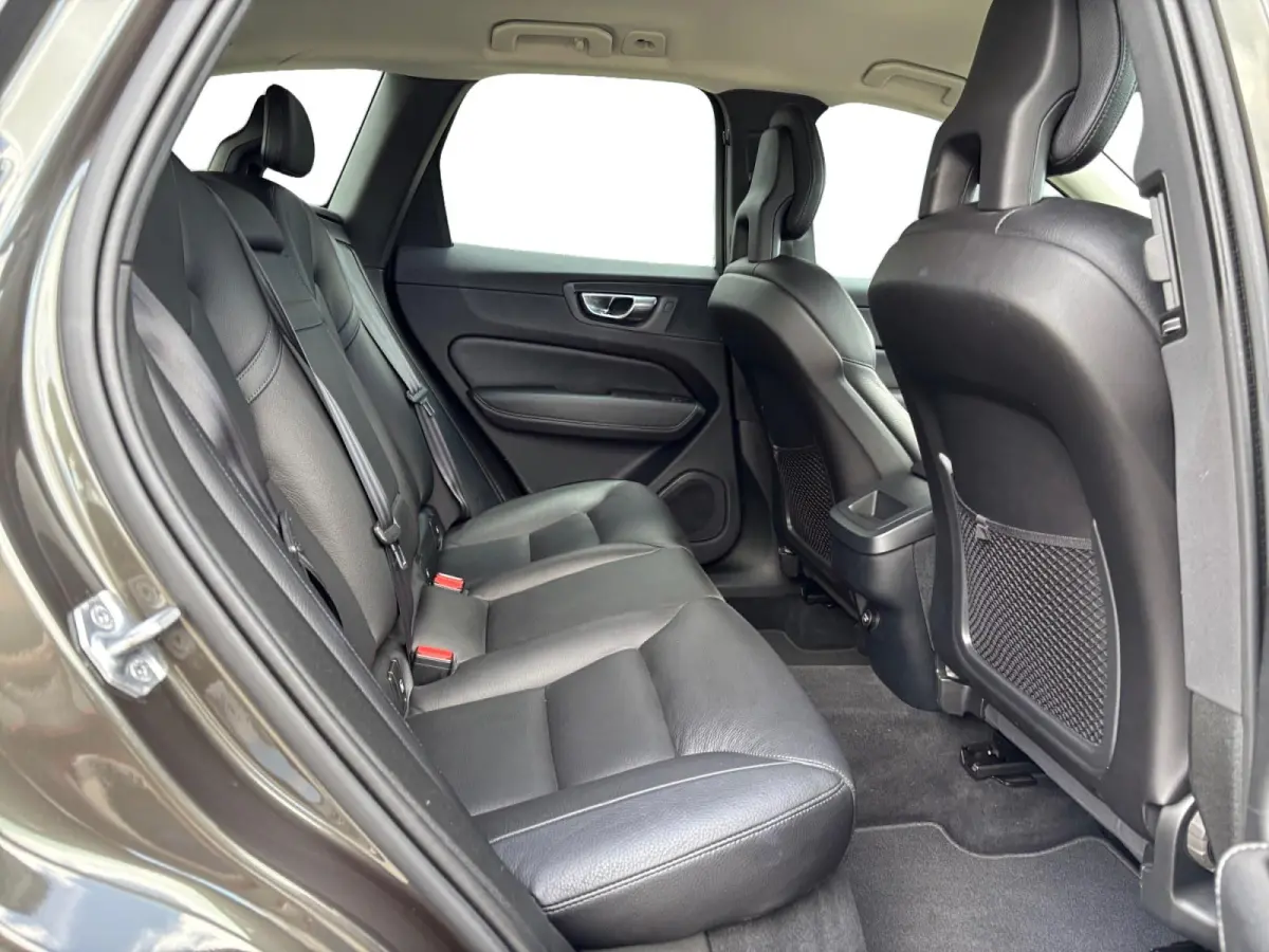 2.0 T5 250 PK ✅ Leder ✅ CarPlay ✅ LED
