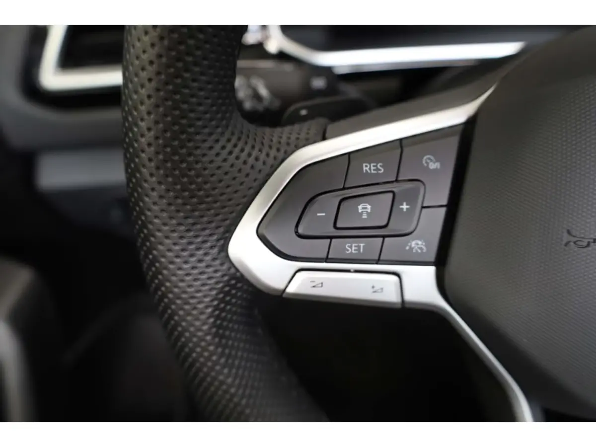 1.5 TSI R-Line ** LED, NAVI+, ACC, TREKH, SPIEGEL- & WINTER-PACK, 17-inch LMV ** 1e EIG - VW-AG - UNFALLFREI ** ** INFORMEER OOK NAAR ONZE AANTREKKELIJKE FINANCIAL-LEASE TARIEVEN **