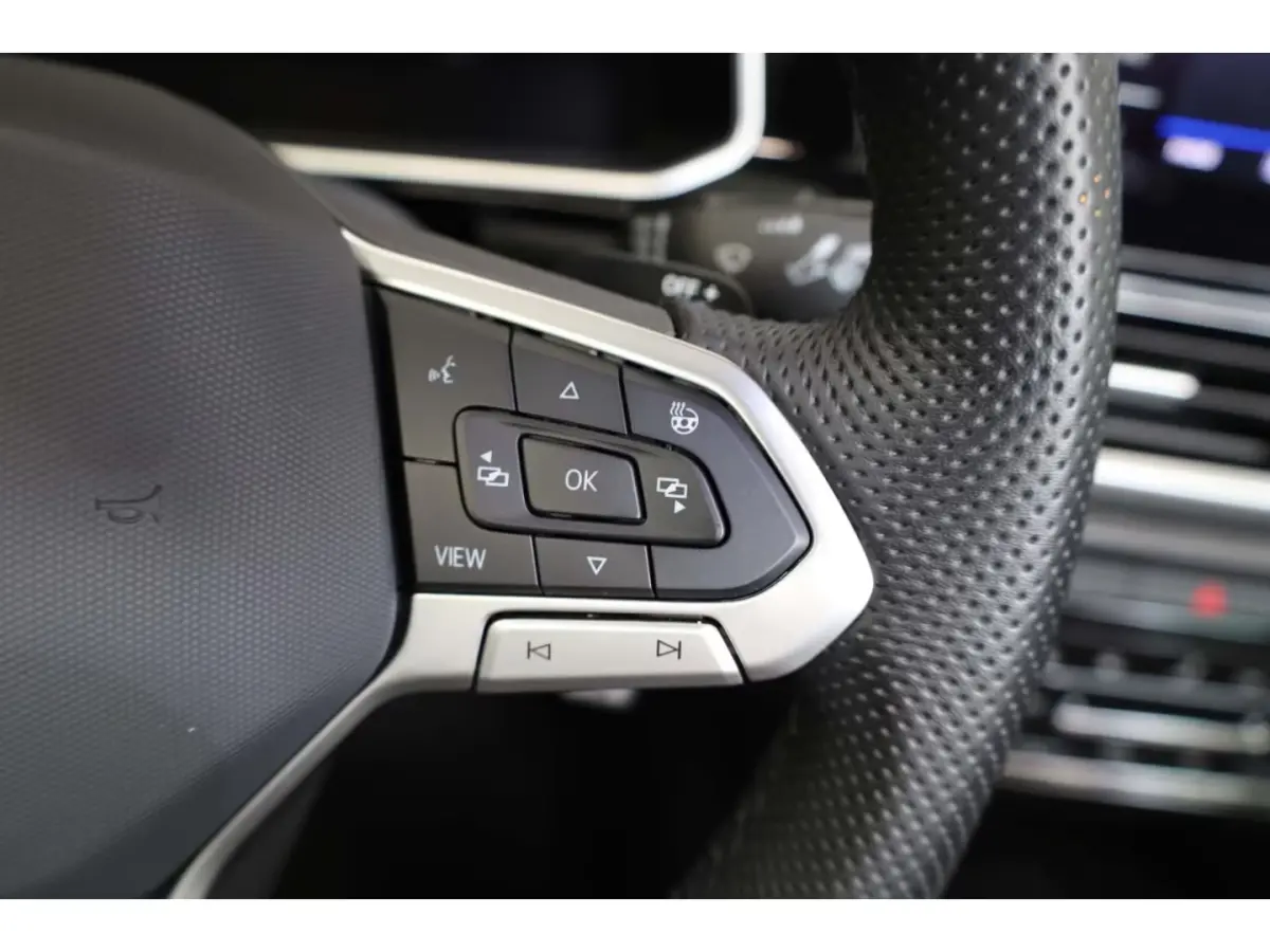 1.5 TSI R-Line ** LED, NAVI+, ACC, TREKH, SPIEGEL- & WINTER-PACK, 17-inch LMV ** 1e EIG - VW-AG - UNFALLFREI ** ** INFORMEER OOK NAAR ONZE AANTREKKELIJKE FINANCIAL-LEASE TARIEVEN **