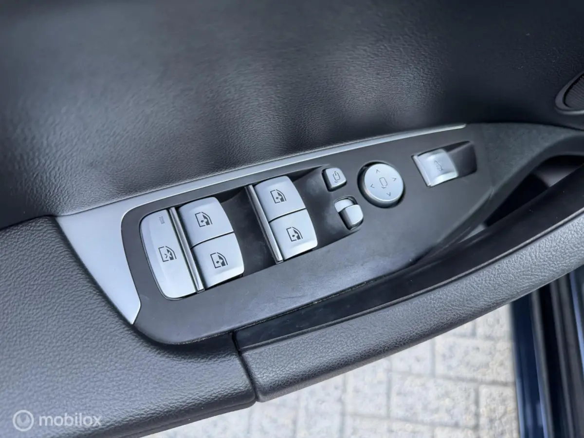 High Executive 80 kWh M-SPORT*PANO-DAK*ACC*LED*CAMERA*