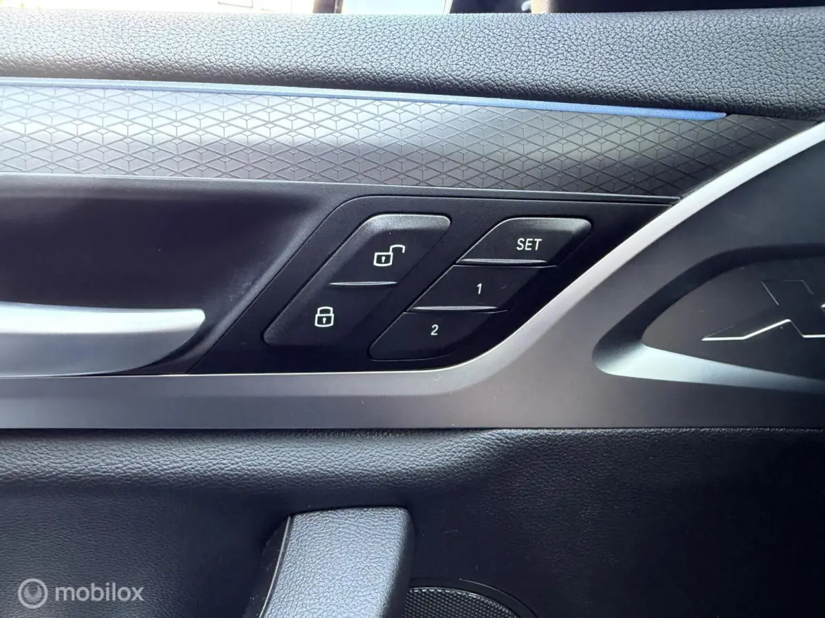 High Executive 80 kWh M-SPORT*PANO-DAK*ACC*LED*CAMERA*