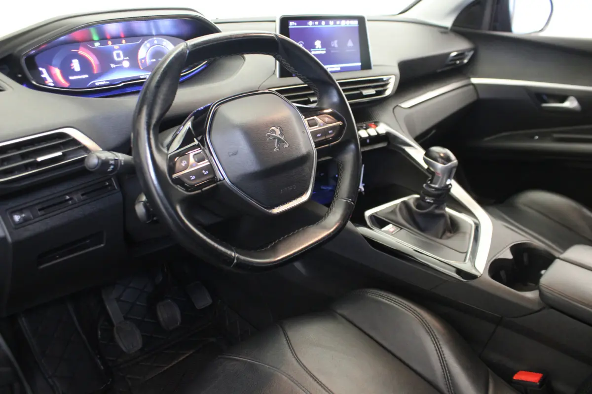 1.2 PureTech Blue Lease Executive |Navi|Leder|