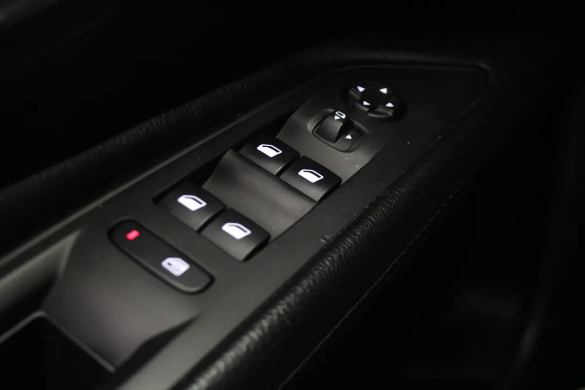 1.2 PureTech Blue Lease Executive |Navi|Leder|