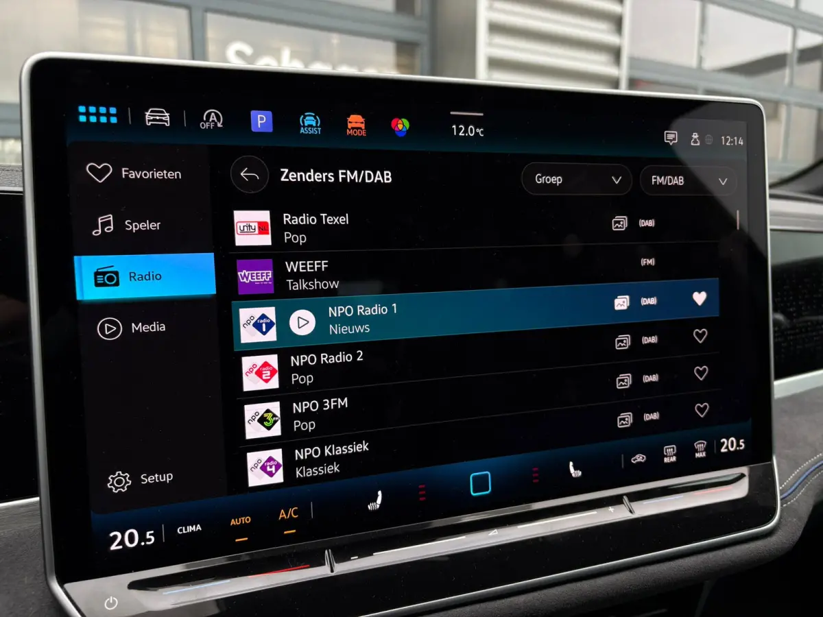 1.5 eTSI R-Line Edition | Trekhaak | Panoramadak | Eletrische A-klep | Head up Display | Stoel-Stuur verwarming | Matrix lead koplampen |