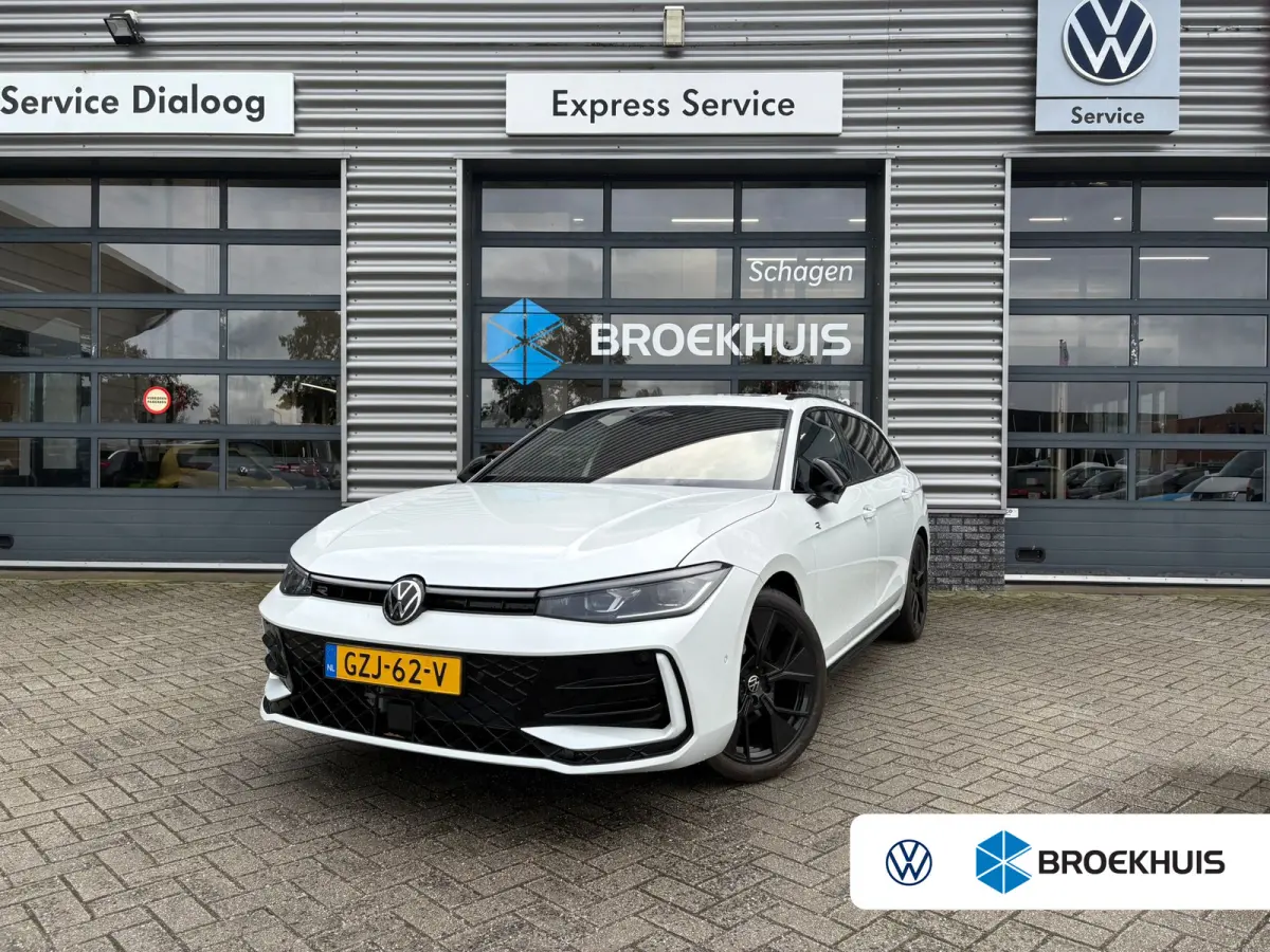 1.5 eTSI R-Line Edition | Trekhaak | Panoramadak | Eletrische A-klep | Head up Display | Stoel-Stuur verwarming | Matrix lead koplampen |