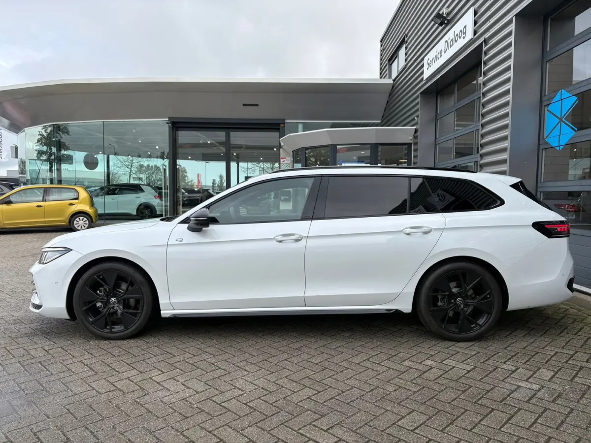 1.5 eTSI R-Line Edition | Trekhaak | Panoramadak | Eletrische A-klep | Head up Display | Stoel-Stuur verwarming | Matrix lead koplampen |