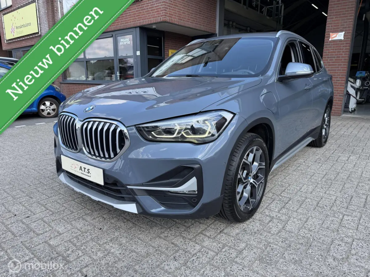 xDrive25e High Executive LEDER*PANO-DAK*HUD*LED*CAMERA*