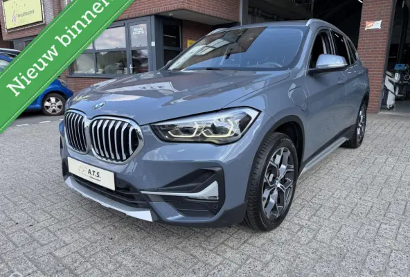 xDrive25e High Executive LEDER*PANO-DAK*HUD*LED*CAMERA*