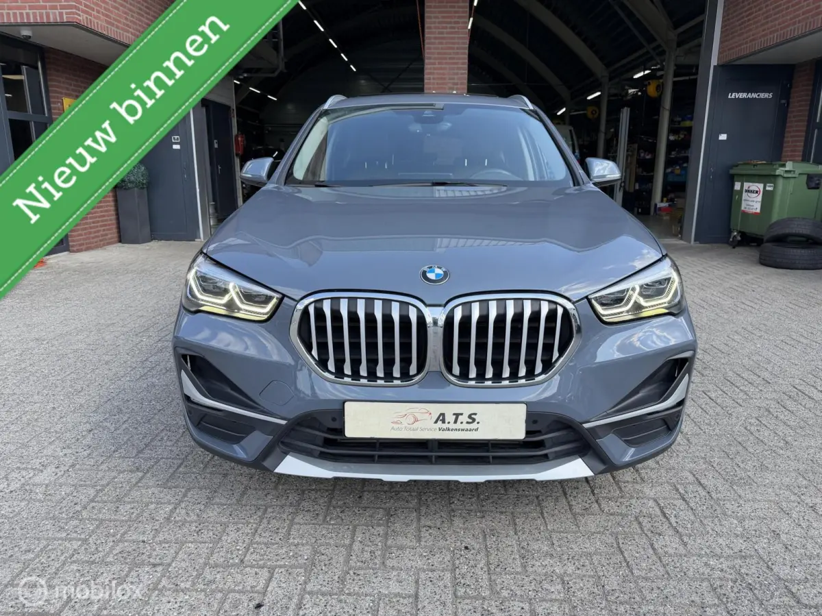 xDrive25e High Executive LEDER*PANO-DAK*HUD*LED*CAMERA*