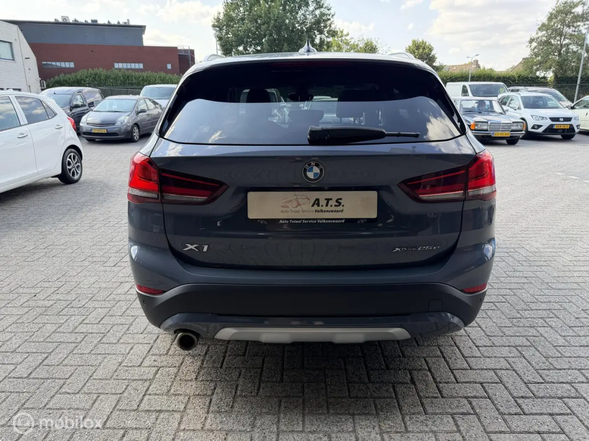 xDrive25e High Executive LEDER*PANO-DAK*HUD*LED*CAMERA*