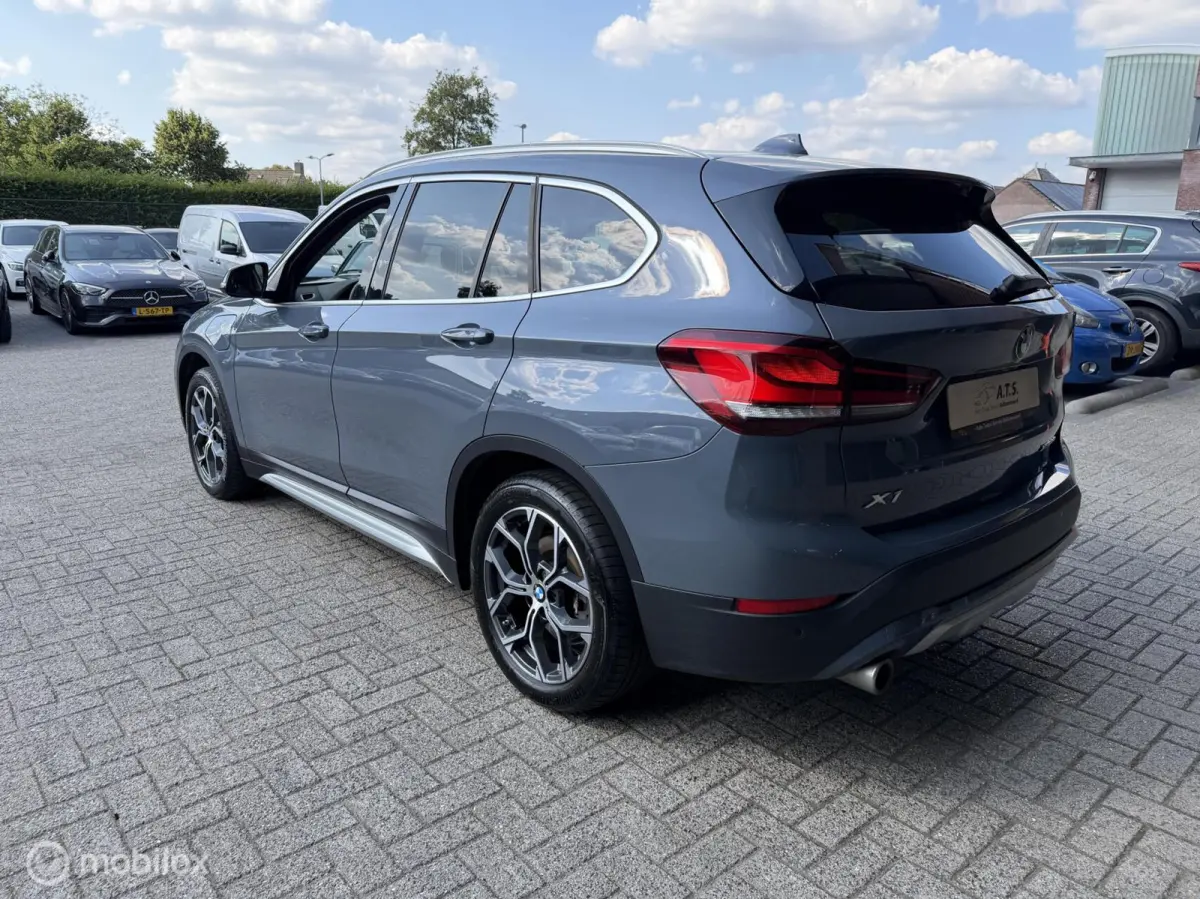 xDrive25e High Executive LEDER*PANO-DAK*HUD*LED*CAMERA*