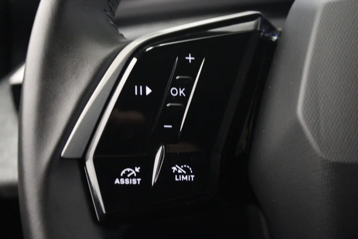 1.6 plug-in Hybrid 225 Allure |Camera|
