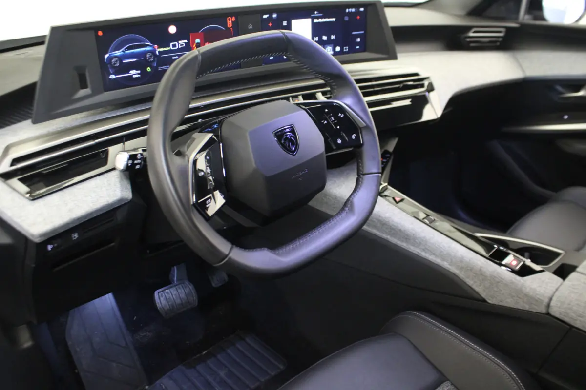 1.6 plug-in Hybrid 225 Allure |Camera|