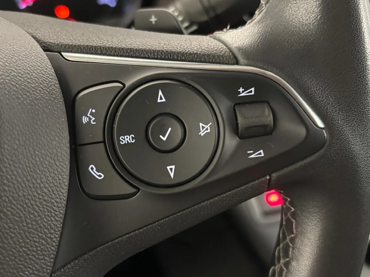 1.5D L2H1 Edition Automaat Airco Navigatie Apple Carplay/Android Auto Camera Parkeersensoren Trekhaak