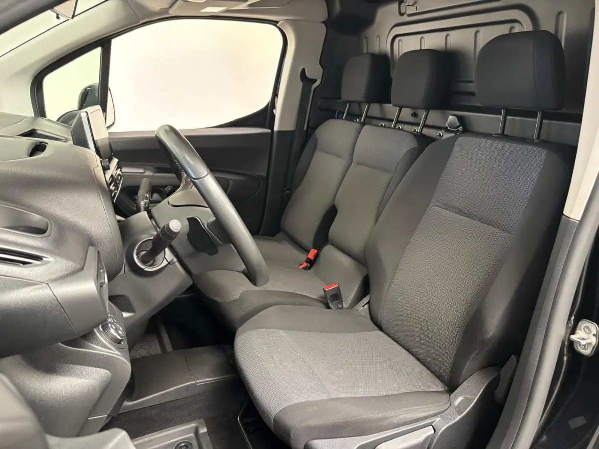 1.5D L2H1 Edition Automaat Airco Navigatie Apple Carplay/Android Auto Camera Parkeersensoren Trekhaak
