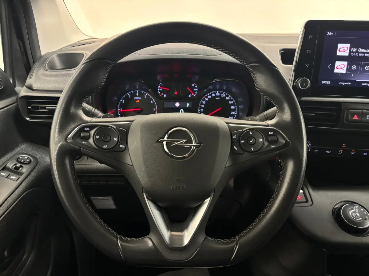1.5D L2H1 Edition Automaat Airco Navigatie Apple Carplay/Android Auto Camera Parkeersensoren Trekhaak
