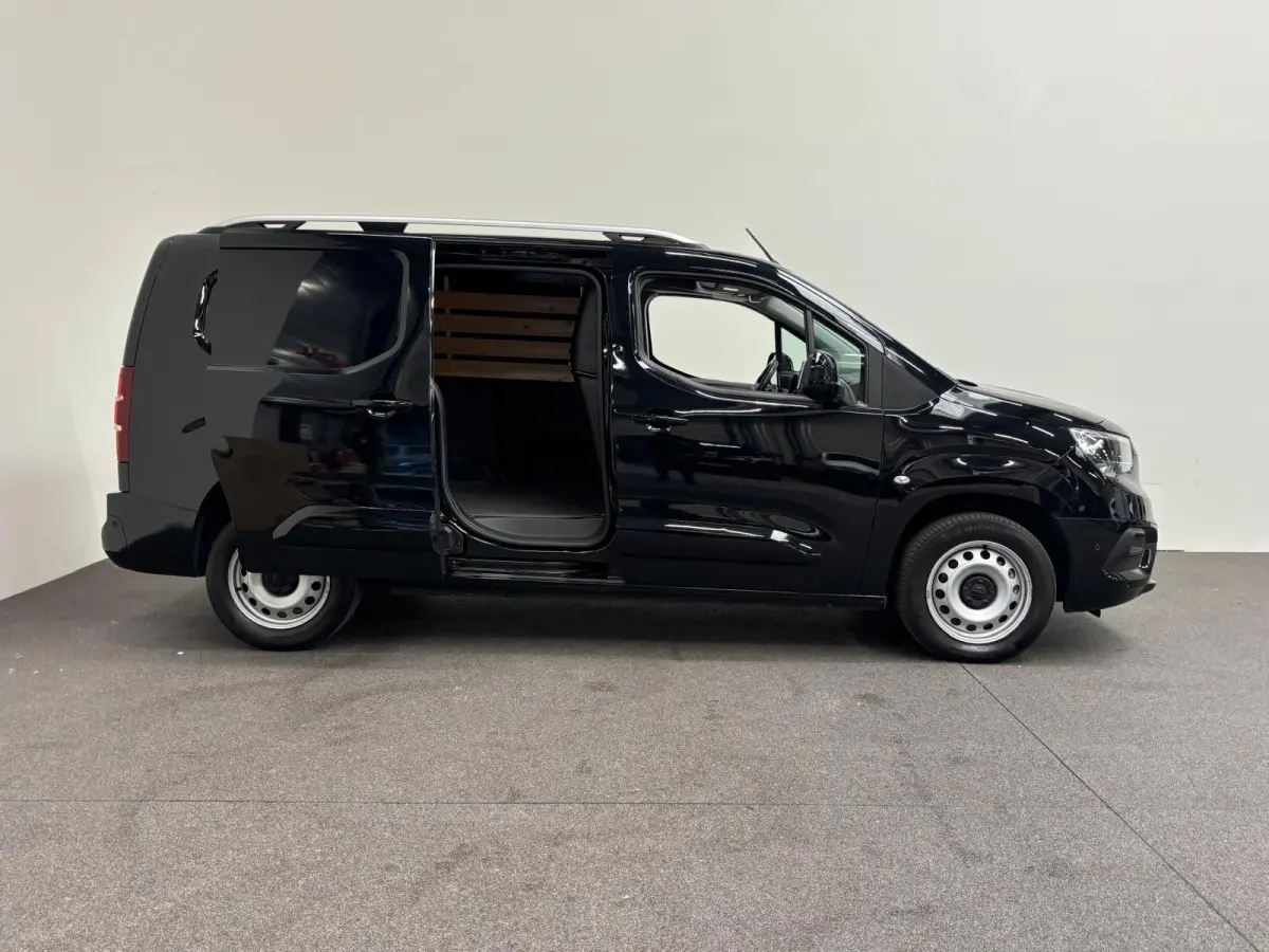 1.5D L2H1 Edition Automaat Airco Navigatie Apple Carplay/Android Auto Camera Parkeersensoren Trekhaak
