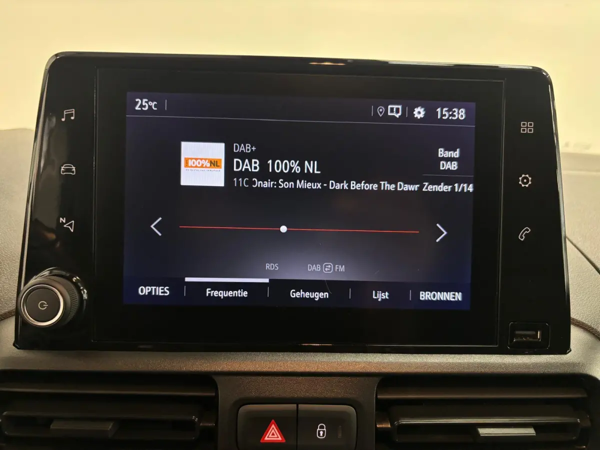 1.5D L2H1 Edition Automaat Airco Navigatie Apple Carplay/Android Auto Camera Parkeersensoren Trekhaak