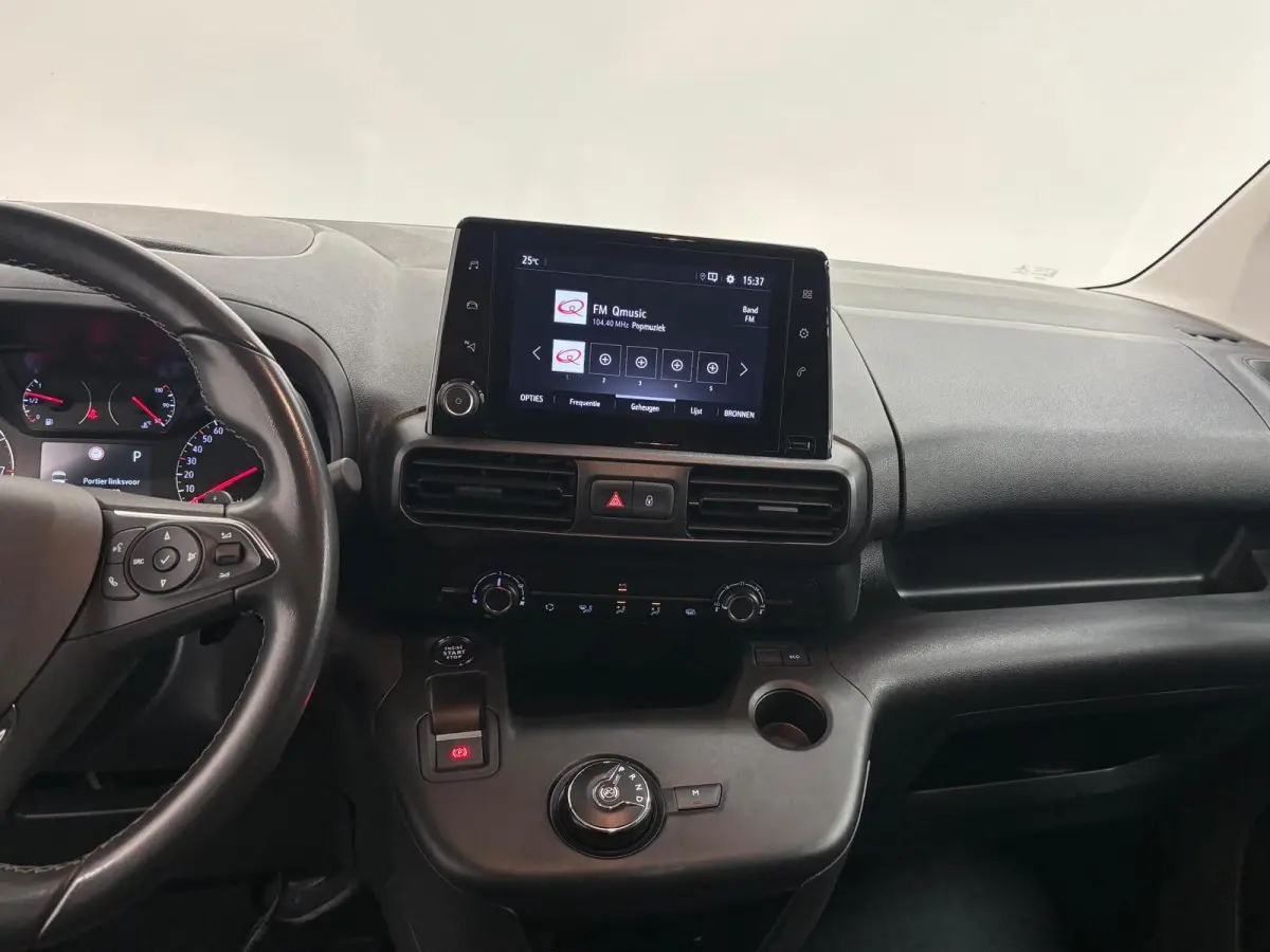 1.5D L2H1 Edition Automaat Airco Navigatie Apple Carplay/Android Auto Camera Parkeersensoren Trekhaak
