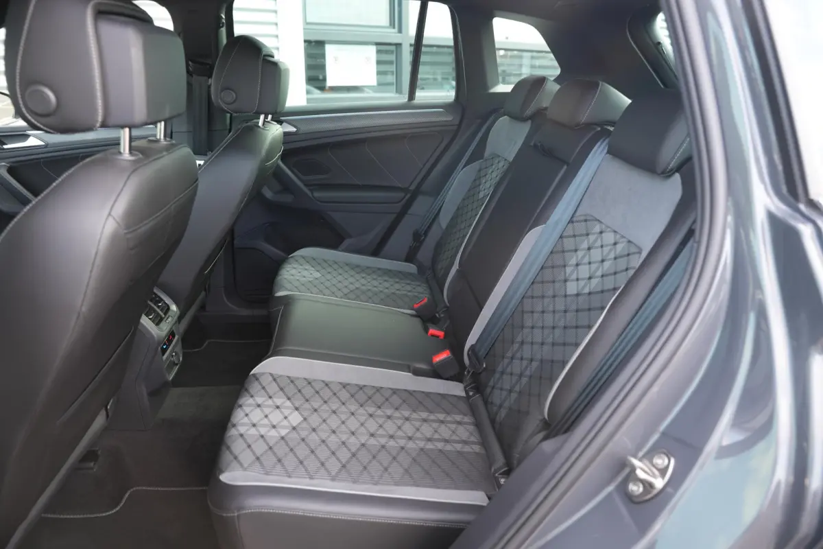 2.0 TDI R-Line Business+ IQ Light R Line Adapt. Cruise Stoelverw.