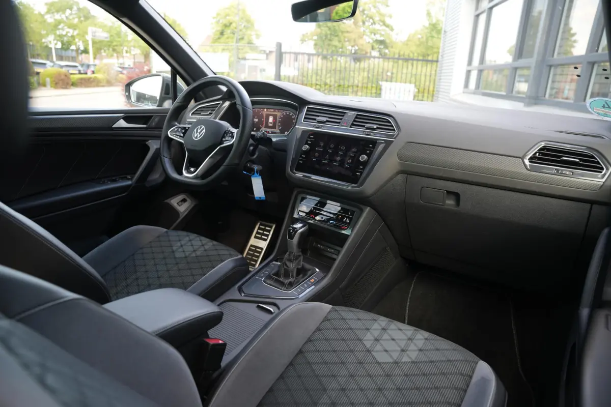 2.0 TDI R-Line Business+ IQ Light R Line Adapt. Cruise Stoelverw.