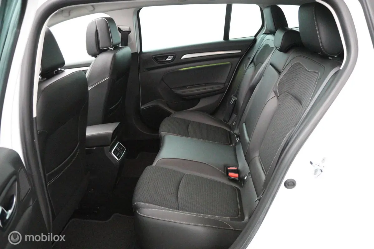 1.2 TCe Bose R-LINE