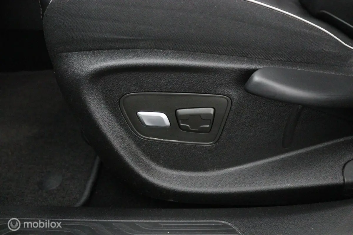 1.2 TCe Bose R-LINE