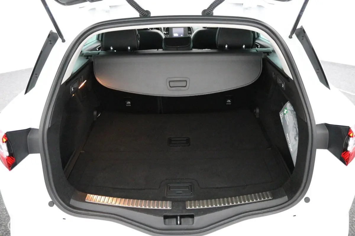 1.2 TCe Bose R-LINE