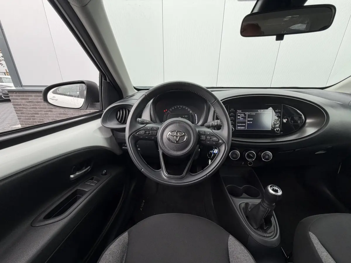 1.0 VVT-i MT Play