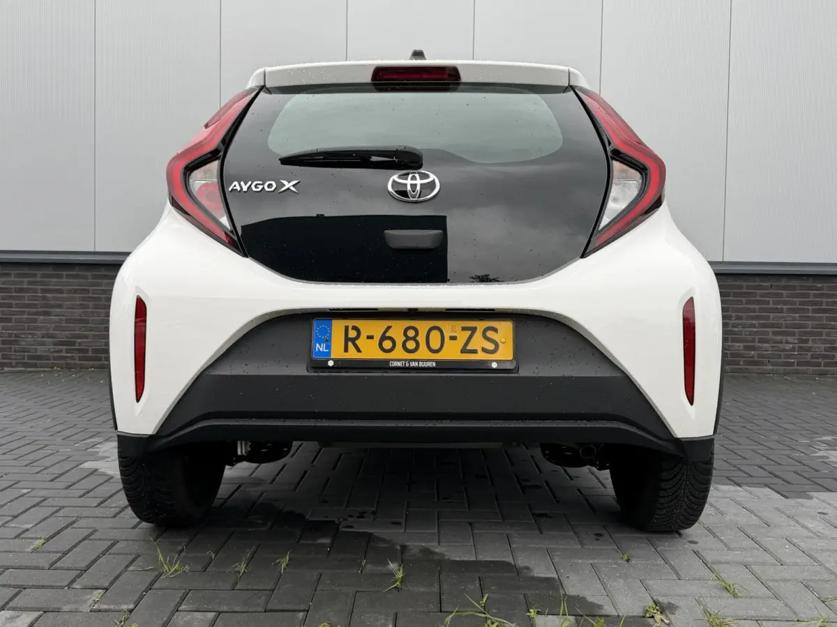 1.0 VVT-i MT Play