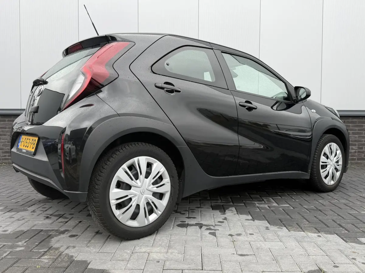 1.0 VVT-i MT Play