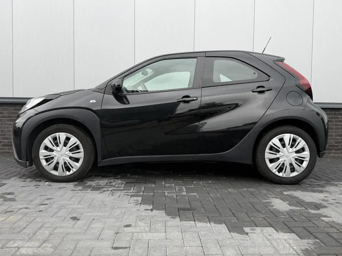 1.0 VVT-i MT Play
