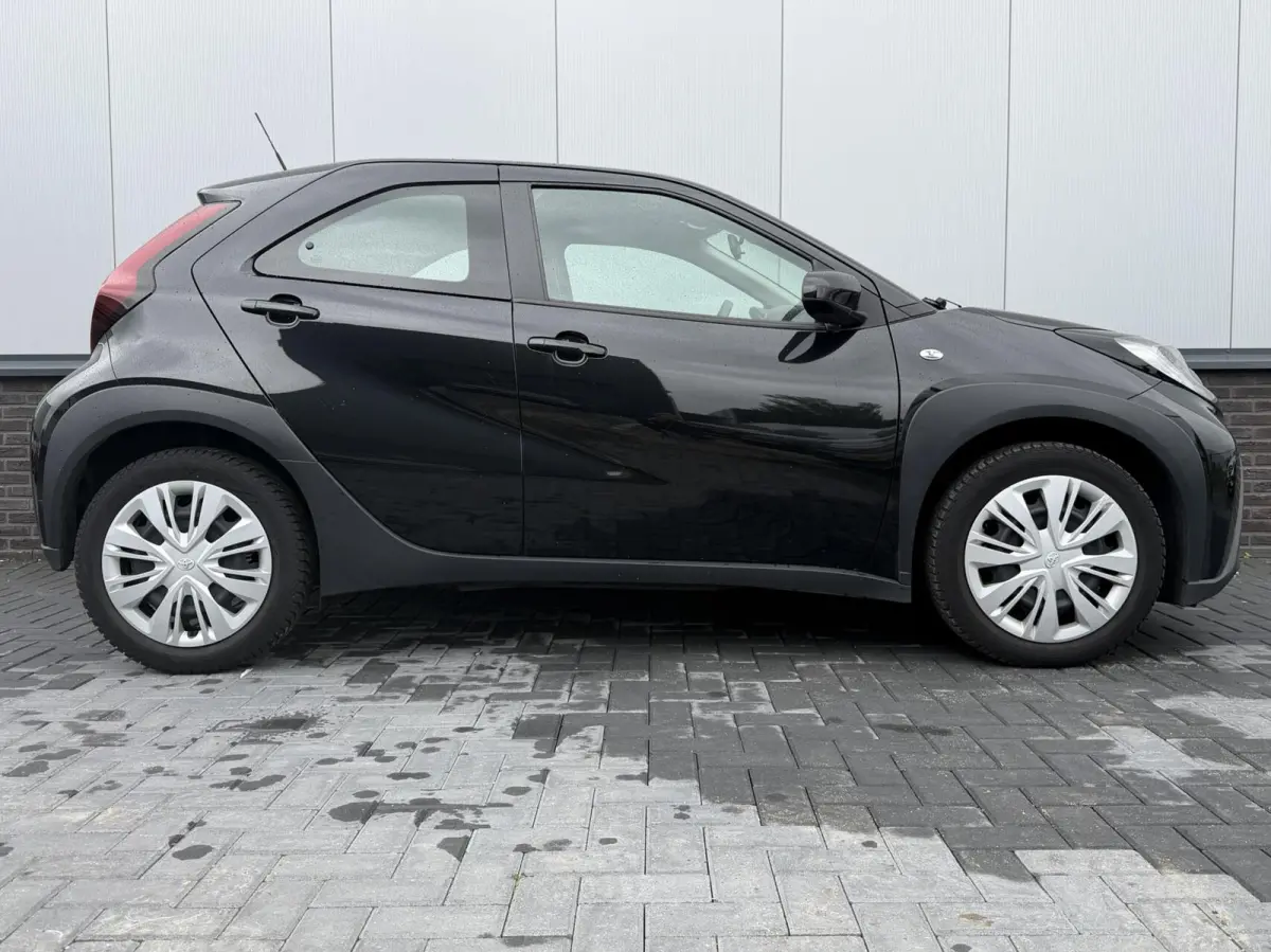 1.0 VVT-i MT Play
