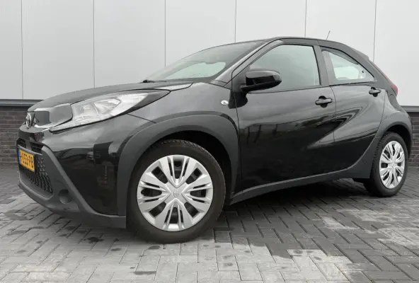 1.0 VVT-i MT Play