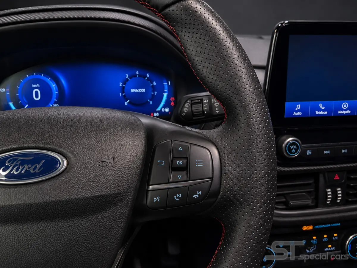 1.0 EcoBoost ST-Line Vignal|Pano|Virtual