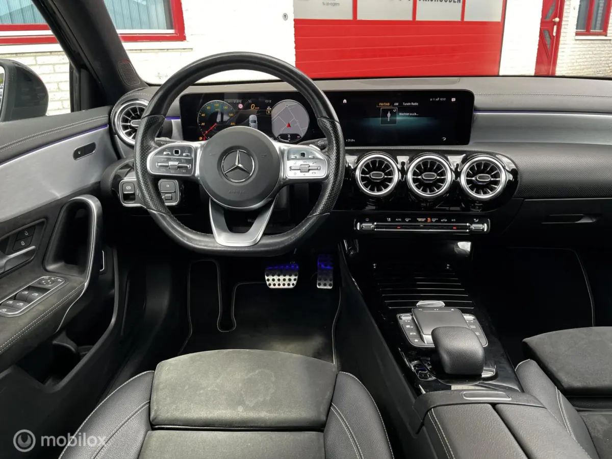 200 AMG - PAKKET AUTOMAAT/CAMERA/LEER