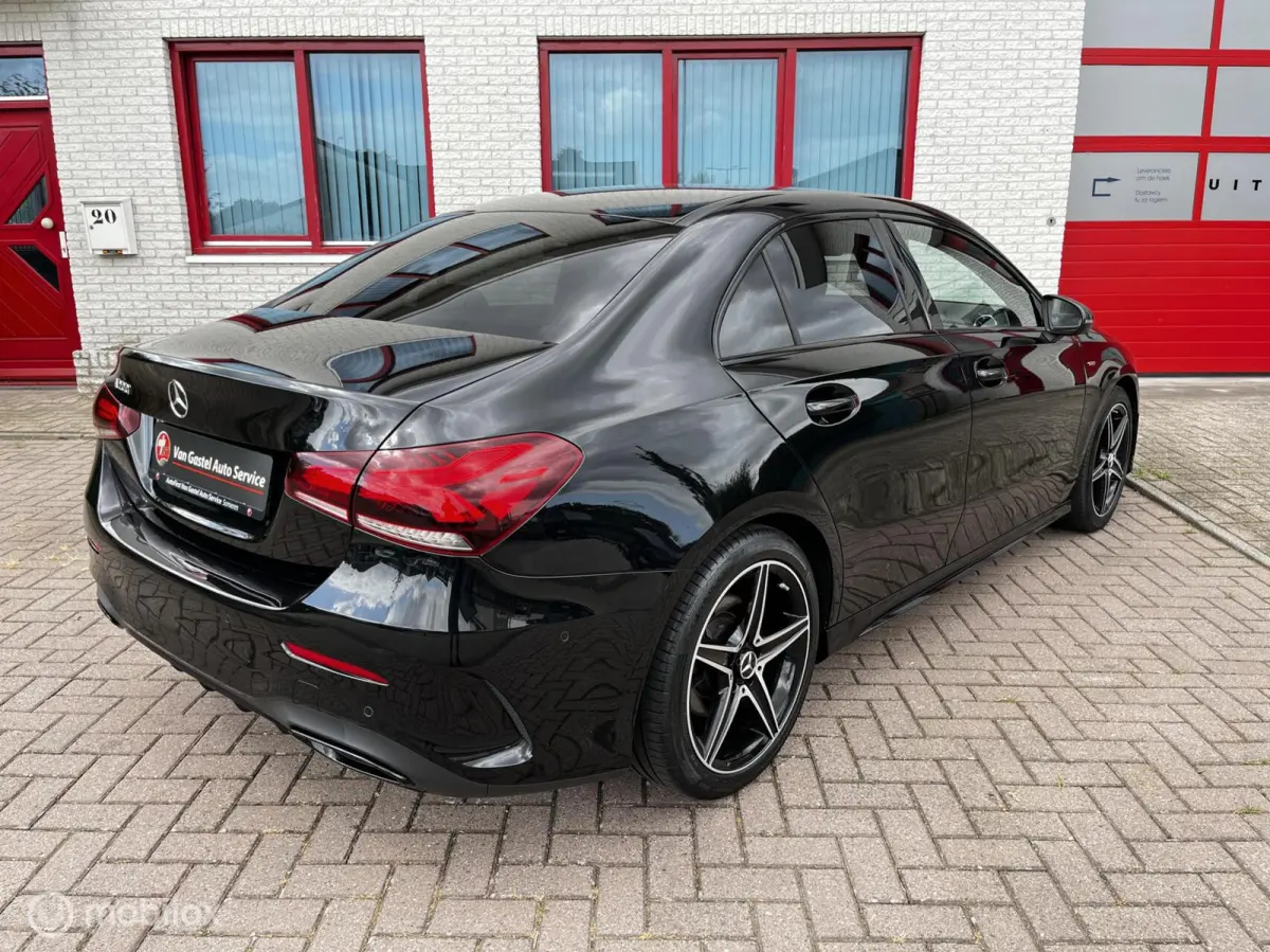 200 AMG - PAKKET AUTOMAAT/CAMERA/LEER