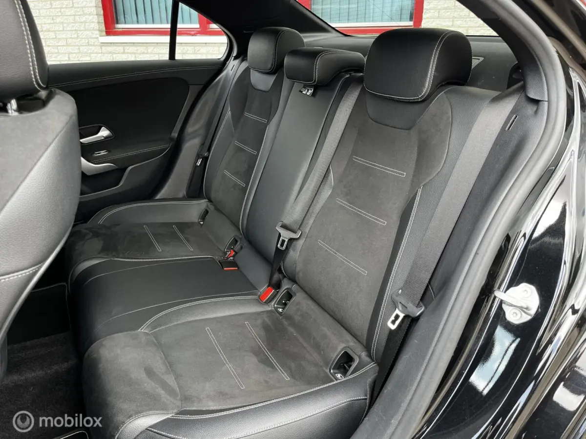 200 AMG - PAKKET AUTOMAAT/CAMERA/LEER