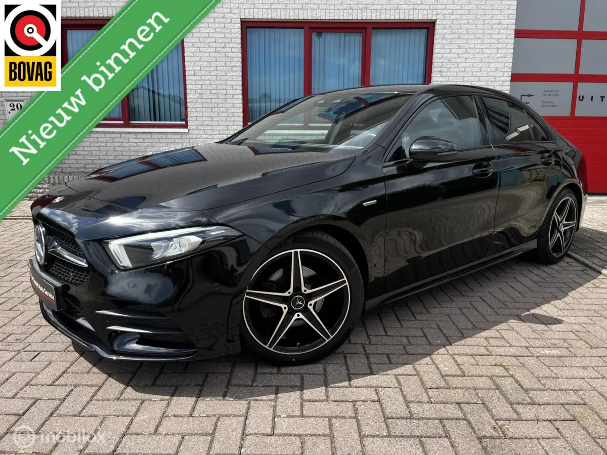 200 AMG - PAKKET AUTOMAAT/CAMERA/LEER