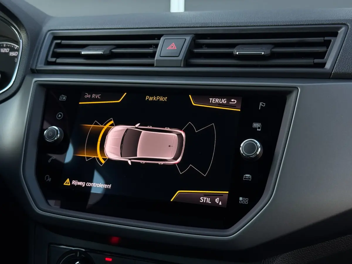 1.0 TSI Style Intense / Camera / Carplay + Android Auto / Adaptive Cruise / PDC V+A / Garantie /