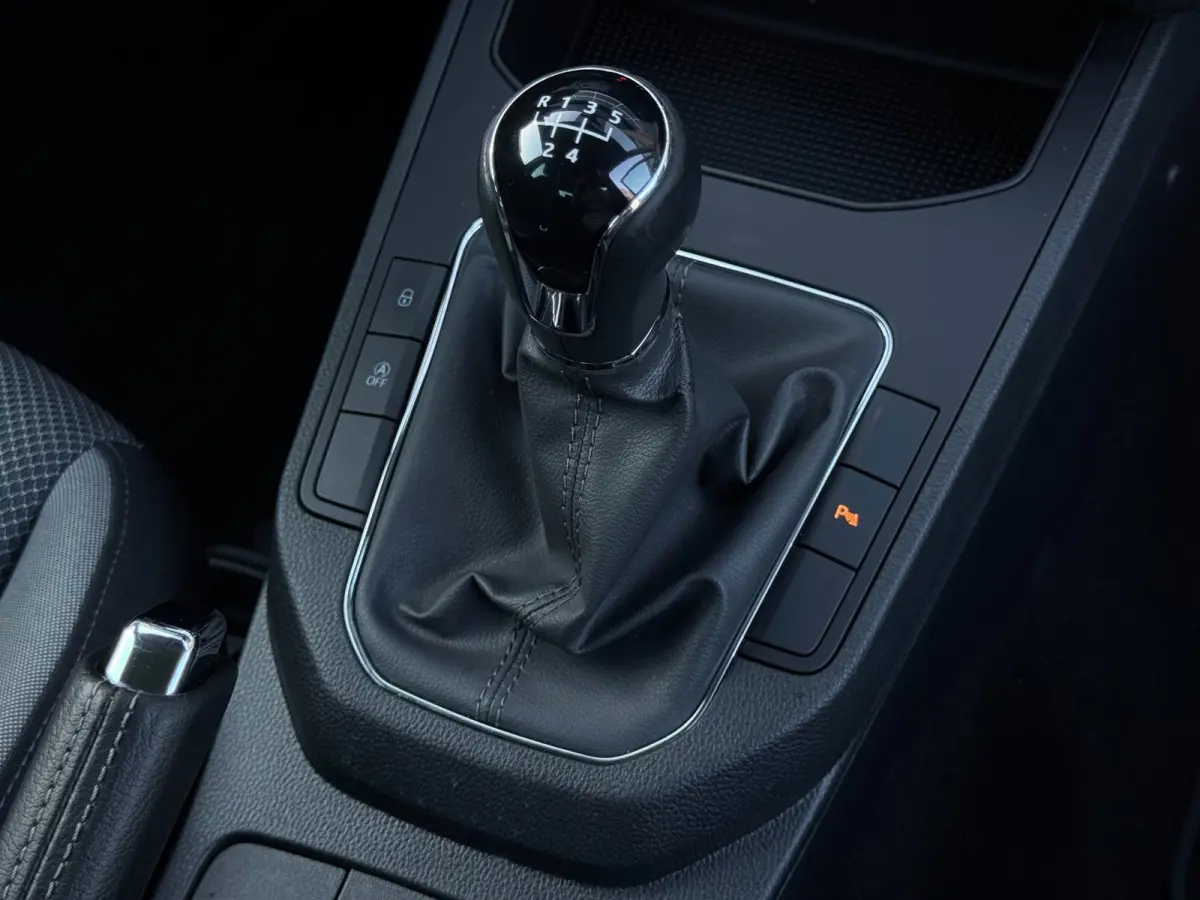 1.0 TSI Style Intense / Camera / Carplay + Android Auto / Adaptive Cruise / PDC V+A / Garantie /